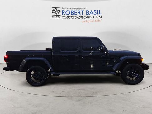 Used 2022 Jeep Gladiator Overland image 6