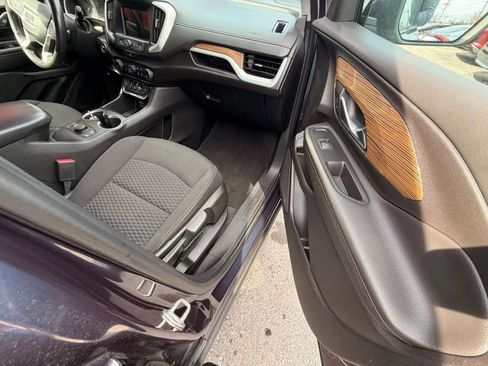 Used 2019 GMC Terrain SLE w/ Driver Convenience Package AWD/4WD image 9