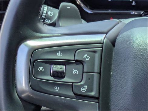 Used 2023 Chevrolet Silverado 1500 LT AWD/4WD image 19