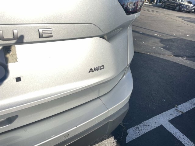 Used 2025 Nissan Rogue SV AWD/4WD image 5
