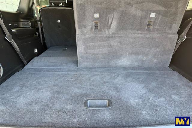 Used 2024 Jeep Wagoneer Series II w/ Flexible Seating Group RWD image 17