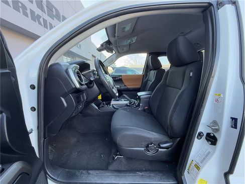 Used 2018 Toyota Tacoma SR5 image 7