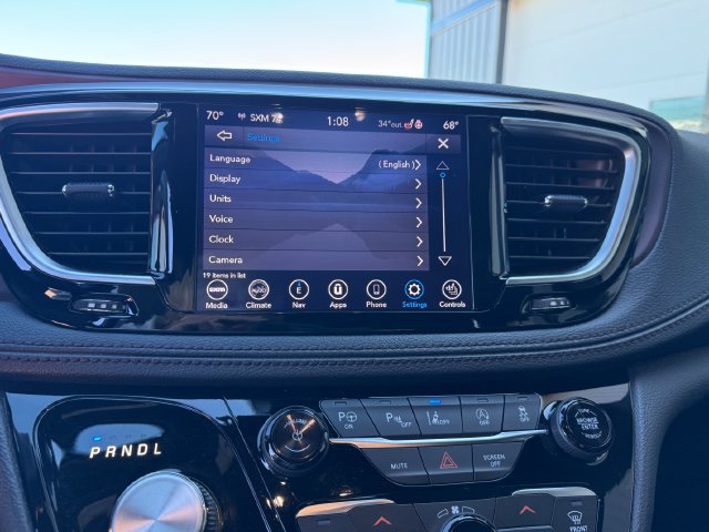 Used 2020 Chrysler Pacifica Limited FWD image 32