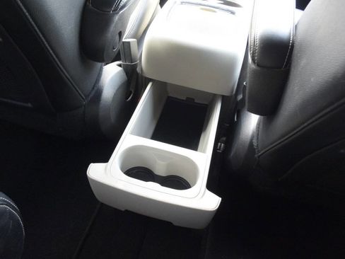 Used 2015 Dodge Grand Caravan SXT image 37