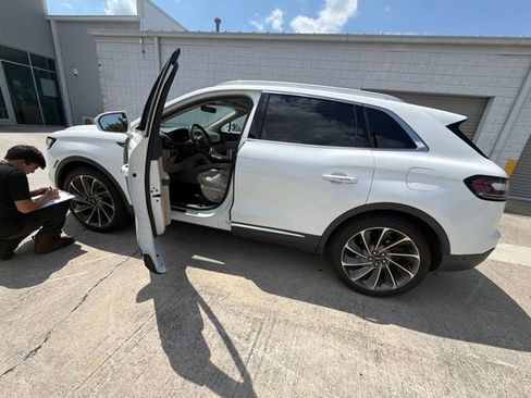 Used 2020 Lincoln Nautilus Reserve w/ Equipment Group 201A FWD image 30