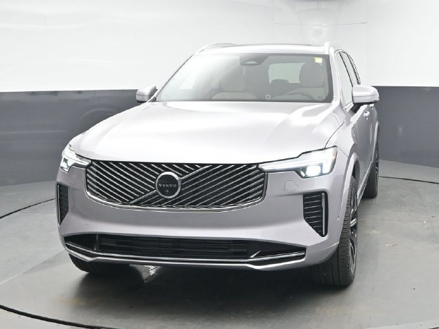 New 2026 Volvo XC90 T8 Plus w/ Protection Package Premier AWD/4WD image 3