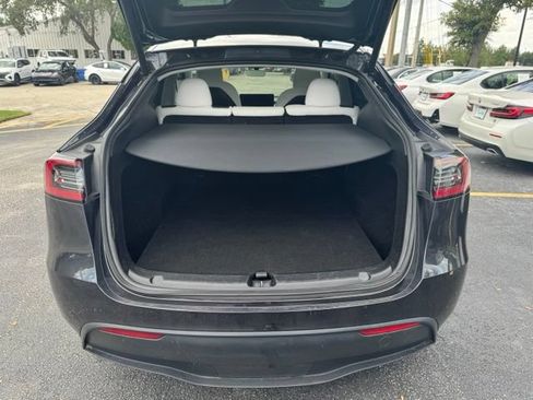 Used 2024 Tesla Model Y Performance AWD/4WD image 12