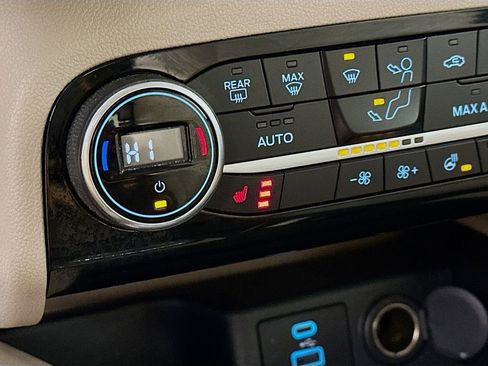 Used 2021 Ford Escape SE w/ Convenience Package image 28