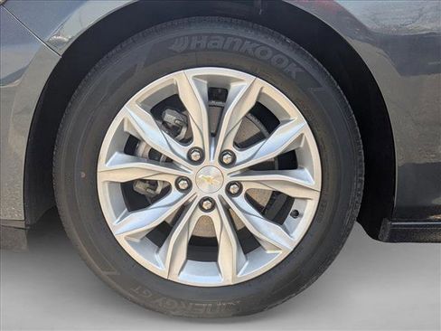 Used 2021 Chevrolet Malibu LT FWD image 24