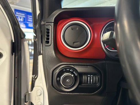 Used 2022 Jeep Wrangler Unlimited Rubicon w/ Xtreme Recon 35" Tire Package image 21