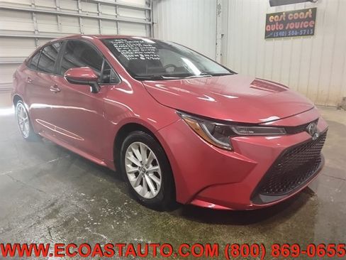 Used 2020 Toyota Corolla LE w/ LE Premium Package FWD image 4