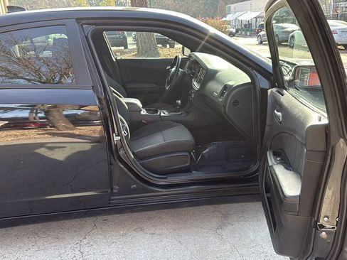 Used 2019 Dodge Charger SXT w/ Blacktop Package image 36