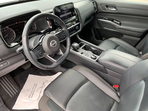 Used 2023 Nissan Pathfinder SL AWD/4WD image 11