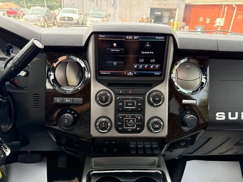 Used 2016 Ford F250 Platinum w/ FX4 Off-Road Package AWD/4WD image 6