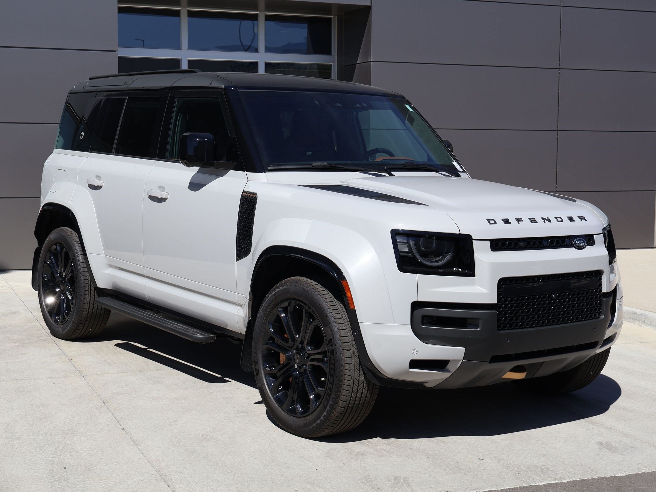 New 2026 Land Rover Defender 110 OCTA AWD/4WD image 3