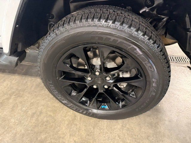 Used 2022 Jeep Wrangler Unlimited Sahara AWD/4WD image 31