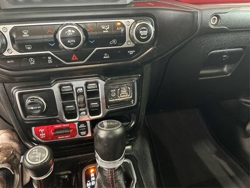 Used 2020 Jeep Gladiator Rubicon AWD/4WD image 31