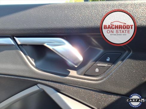 Used 2019 Audi Q3 2.0T Prestige w/ Prestige Package image 32