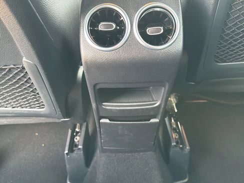 Used 2021 Mercedes-Benz GLA 250 4MATIC w/ Premium Package image 28