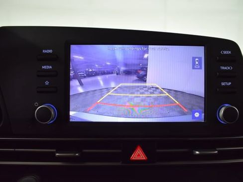 Used 2022 Hyundai Elantra SEL w/ Preferred Accessory Package FWD image 23