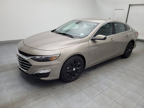 Used 2025 Chevrolet Malibu LT FWD image 2