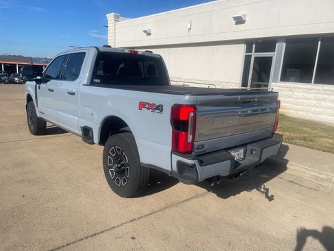 Used 2024 Ford F250 Platinum w/ FX4 Off-Road Package image 2