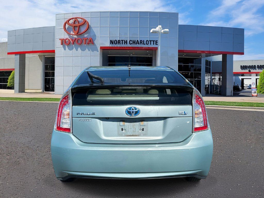Used 2015 Toyota Prius Two FWD image 5