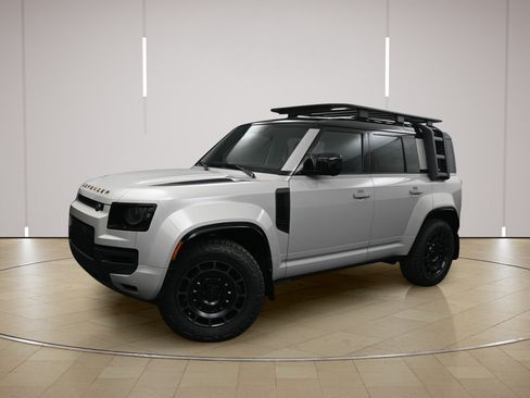 New 2026 Land Rover Defender 110 AWD/4WD image 1