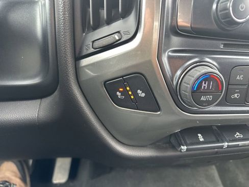 Used 2018 Chevrolet Silverado 1500 LT w/ Midnight Edition image 23