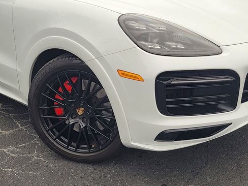Used 2021 Porsche Cayenne GTS AWD/4WD image 9