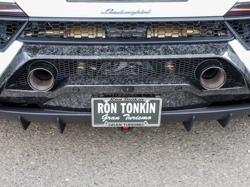 Used 2018 Lamborghini Huracan Performante AWD/4WD image 30