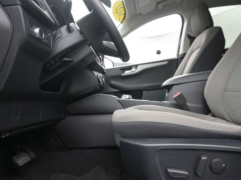Used 2021 Ford Escape SE FWD image 16