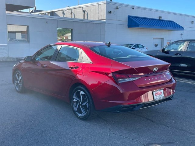 Used 2023 Hyundai Elantra SEL w/ Convenience Package FWD image 4