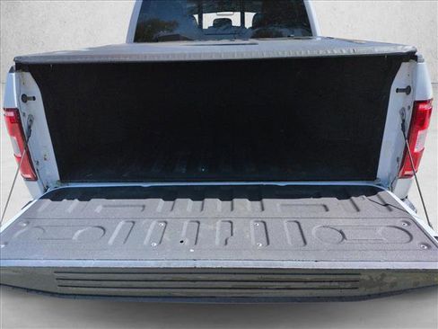 Used 2018 Ford F150 XLT w/ Equipment Group 302A Luxury image 6