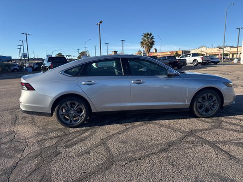 Used 2023 Honda Accord EX-L image 6