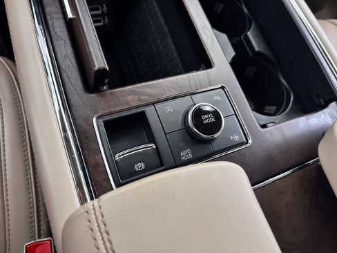 Used 2019 Lincoln Navigator L Reserve AWD/4WD image 12