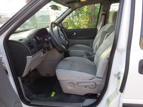 Used 2008 Chevrolet Uplander FWD image 6