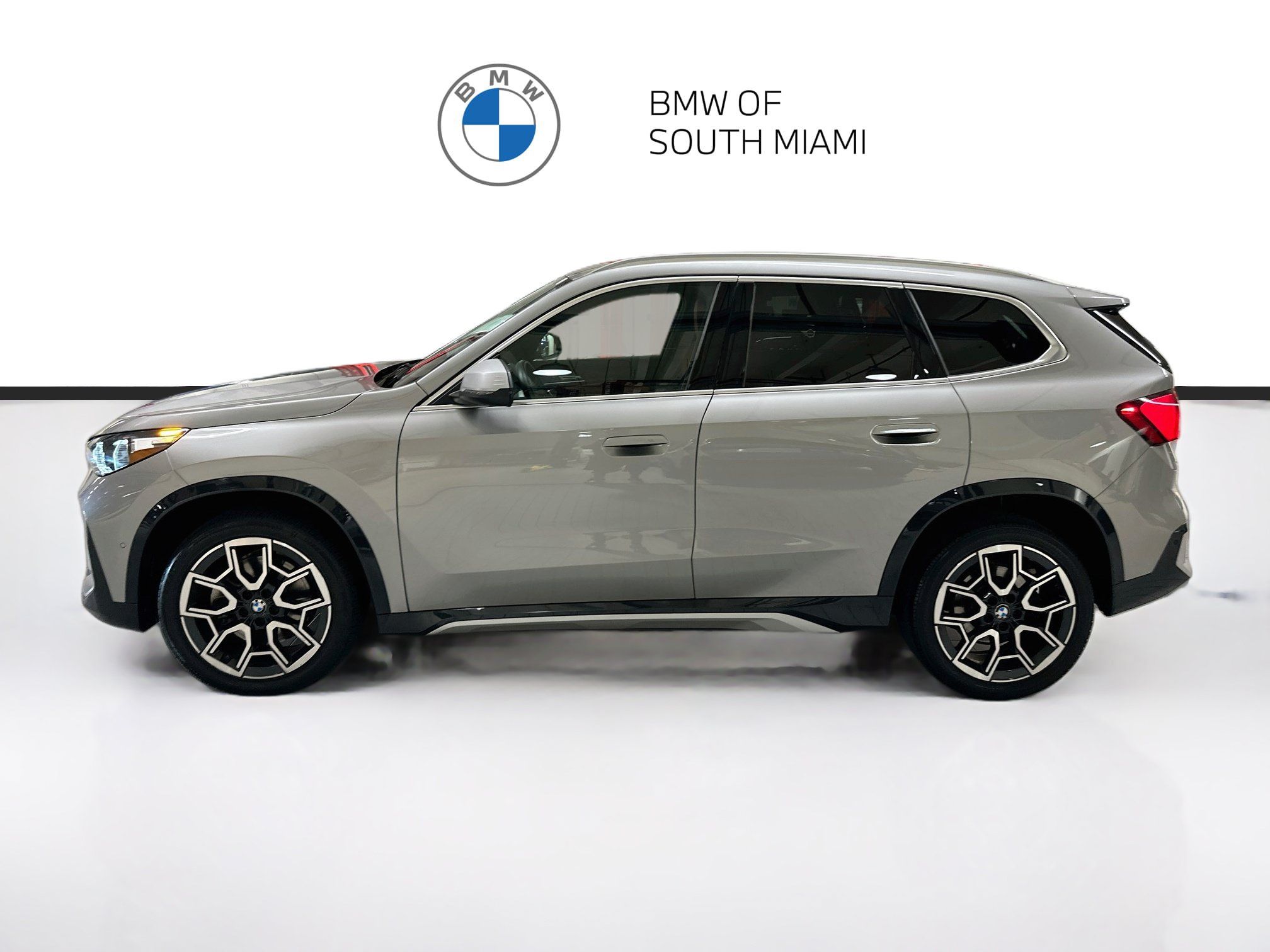 Certified 2023 BMW X1 xDrive28i w/ Convenience Package AWD/4WD image 4