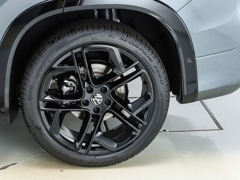 New 2026 Volkswagen Tiguan SE R-Line image 6
