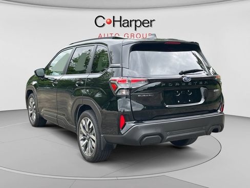 Used 2025 Subaru Forester Touring AWD/4WD image 5