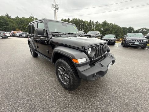 Used 2024 Jeep Wrangler Unlimited Sport AWD/4WD image 7