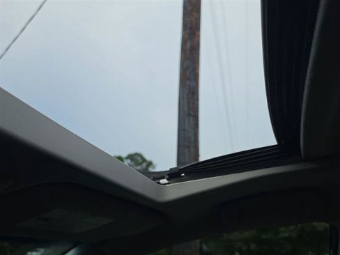 Used 2016 Toyota Sienna SE Premium FWD image 10