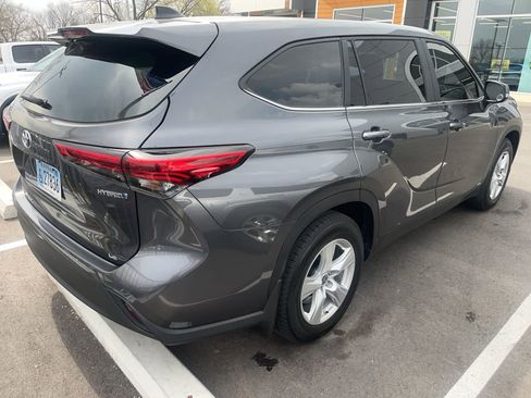 Used 2023 Toyota Highlander LE image 7