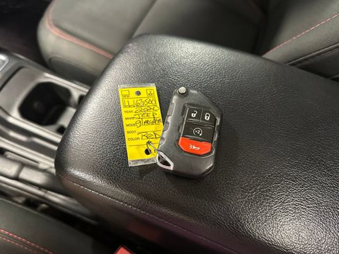 Used 2020 Jeep Gladiator Rubicon AWD/4WD image 41