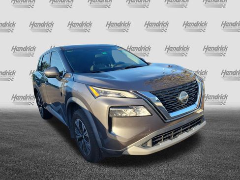 Used 2021 Nissan Rogue SV FWD image 2