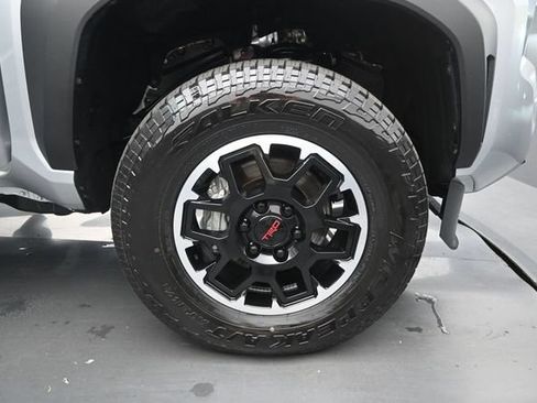 Used 2026 Toyota Tacoma TRD Off-Road AWD/4WD image 15