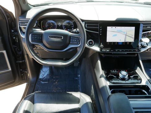 Used 2022 Jeep Wagoneer Series III AWD/4WD image 21