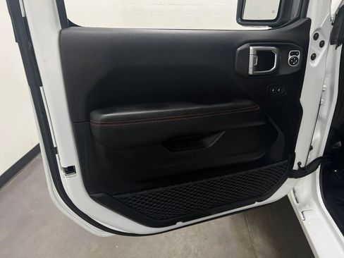Used 2020 Jeep Gladiator Rubicon AWD/4WD image 13