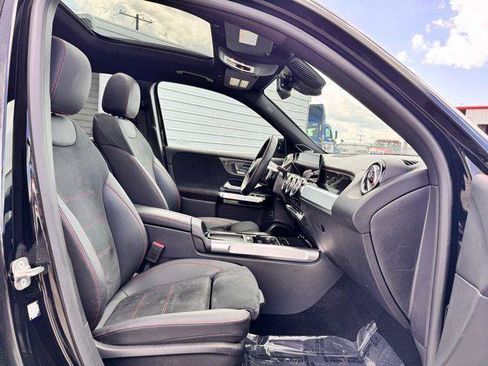 Certified 2024 Mercedes-Benz GLB 250 4MATIC image 31