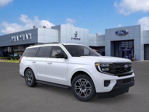 New 2025 Ford Expedition Active image 7